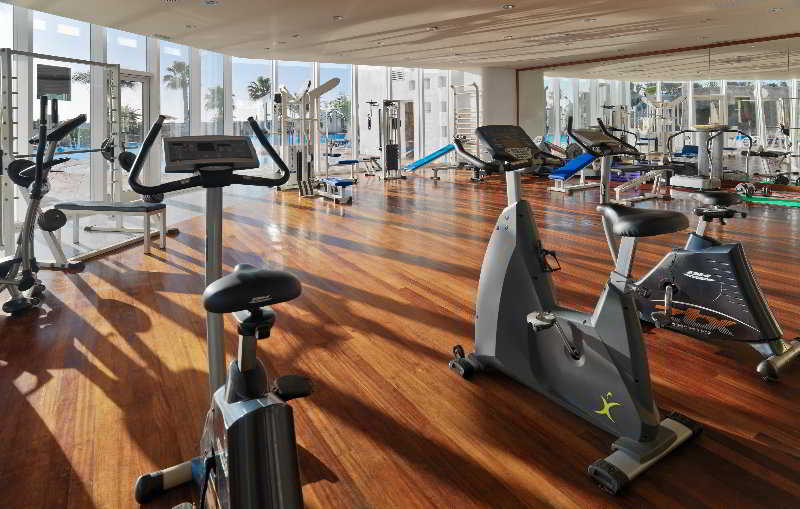 Sports and Entertainment
Sports and Entertainment
di H10 Timanfaya Palace