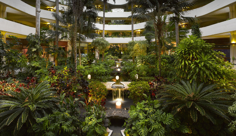 Lobby
Lobby
di Melia Salinas