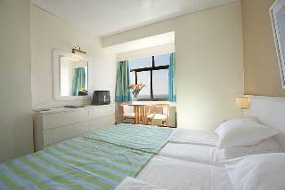 Room
Room
di Dorisol Estrelicia