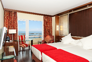 Room
Room
di Melia Alicante