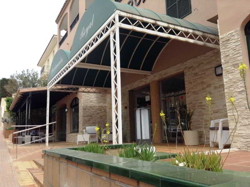 Apartamentos Royal