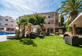 Apartamentos Royal