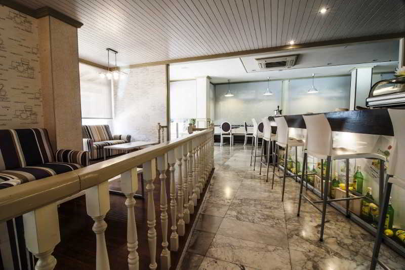 Apartamentos Royal