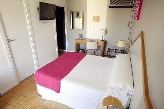 Room
Room
di Hotel Subur