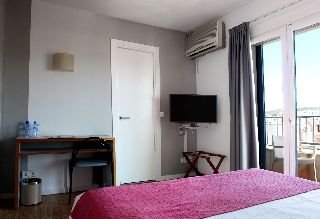 Room
Room
di Hotel Subur