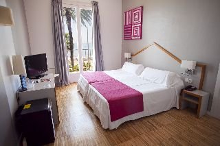 Room
Room
di Hotel Subur