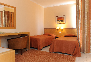 Room
Room
di Dorisol Mimosa