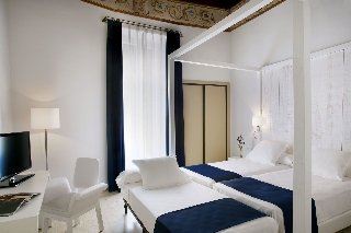 Room
Room
di Medium Sitges Park