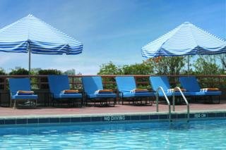 Pool
Pool
di Ramses Hilton