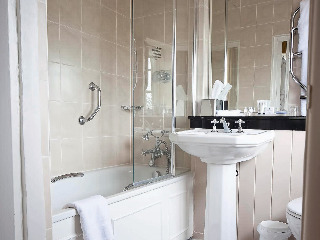 Room
Room
di Macdonald The Swan's Nest Hotel