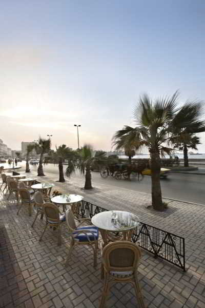 Terrace
Terrace
di Cecil Alexandria