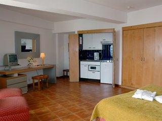 Room
Room
di Dorisol Florasol