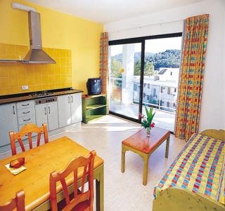 Room
Room
di Complejos San Miguel Park / Esmeralda Mar