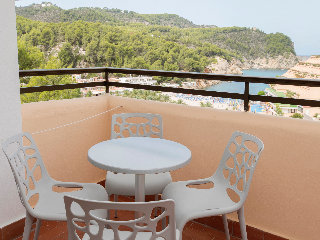 Room
Room
di Complejos San Miguel Park / Esmeralda Mar