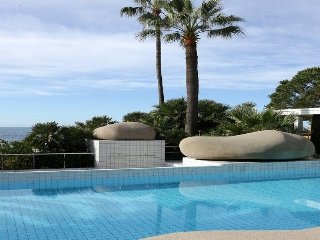 Pool
Pool
di Columbus Monaco