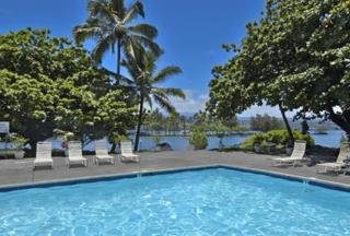 Pool
 di Castle Hilo Hawaiian