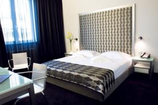 Room
Room
di Central Bucharest