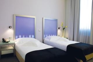 Room
Room
di Central Bucharest