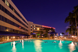 Pool
 di Crowne Plaza Miami Airport