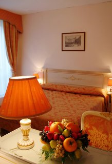 Room
Room
di Ambassador Tre Rose