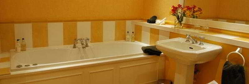 Room
Room
di Rufflets Country House