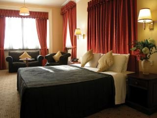 Room
Room
di North Stafford Britannia