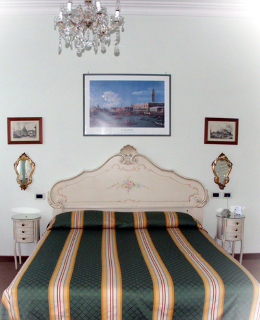 Room
Room
di Locanda Ovidius