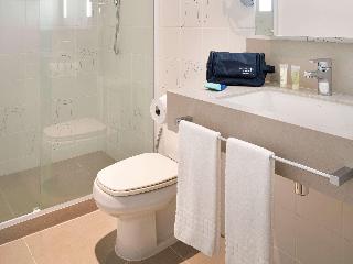 Room
Room
di Golden Tulip Continental