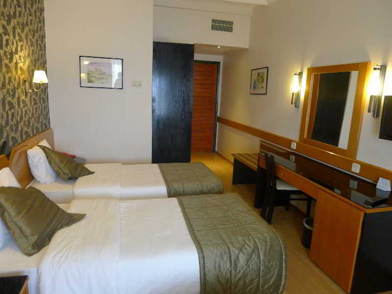 Room
Room
di Assos Eden Gardens