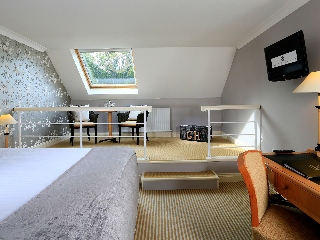 Room
Room
di Macdonald Gisborough Hall