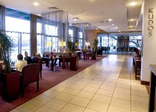 Lobby
Lobby
di Clarion Limerick