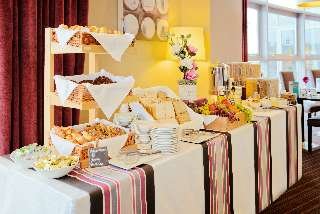 Terrace
Terrace
di Clarion Limerick