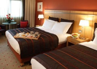 Room
Room
di Clarion Limerick