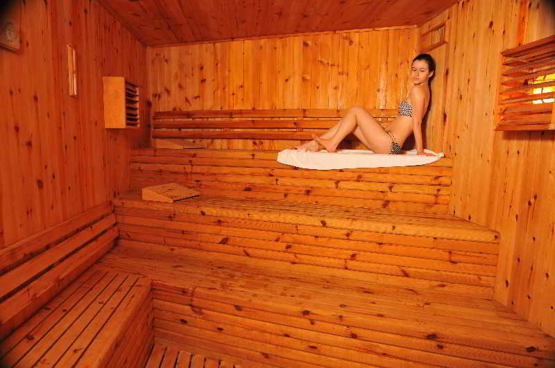 Sports and Entertainment
Sports and Entertainment
di LA Hotel & Resort