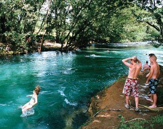 Sports and Entertainment
Sports and Entertainment
di La Quinta de Sarapiqui