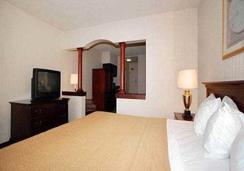 Room
 di Quality Inn & Suites Central