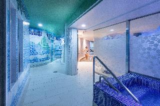 Sports and Entertainment
Sports and Entertainment
di Faro Jandia