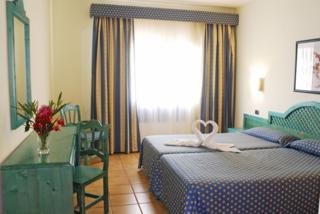 Room
Room
di HD Pueblo Marinero Adults Exclusive