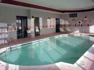Pool
 di Comfort Inn & Suites Logan-Airport
