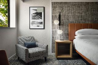 Sheraton Grand Rapids Airport Hotel