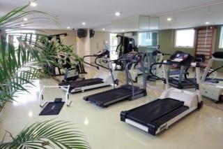 Sports and Entertainment
Sports and Entertainment
di Comfort Suites Oscar Freire