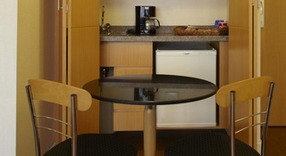 Room
Room
di Transamerica Executive 21st Century