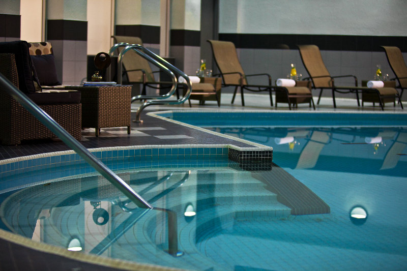 Pool
 di Renaissance Toronto Hotel Downtown