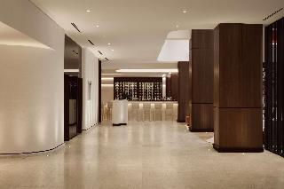 Vogue Hotel Montreal, Curio Collection by Hilton