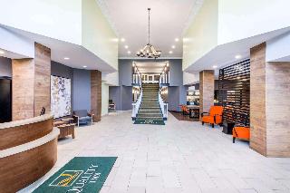 Lobby
 di Quality Inn Airport West Mississauga