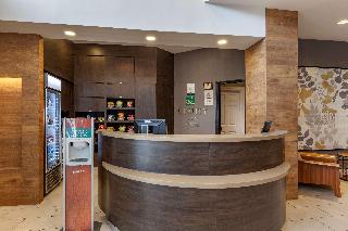 Lobby
 di Quality Inn Airport West Mississauga