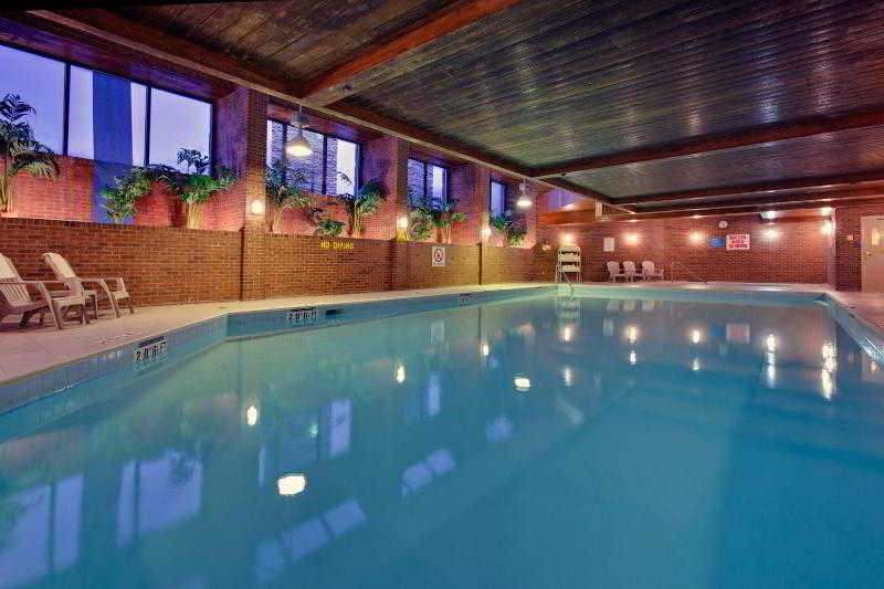 Pool
 di Holiday Inn Hotel & Suites Toronto Markham