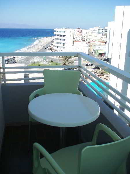 Room
Room
di Nafsika