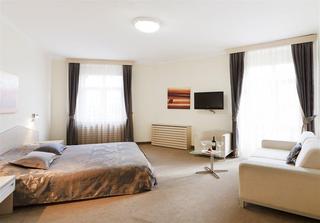 Room
Room
di Balkan Orient Express