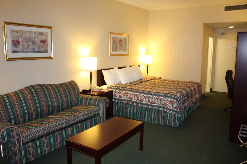 Room
 di Toronto Plaza Airport Hotel-formelyDays Hotel &Con